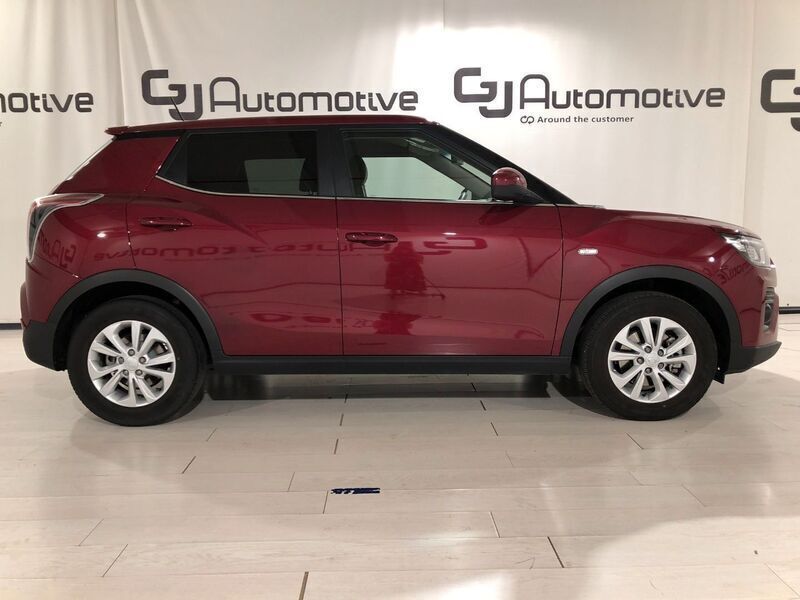 Usado Ssangyong (KGM) Tivoli 128 CV (94 kW) 2023 Rojo SUV