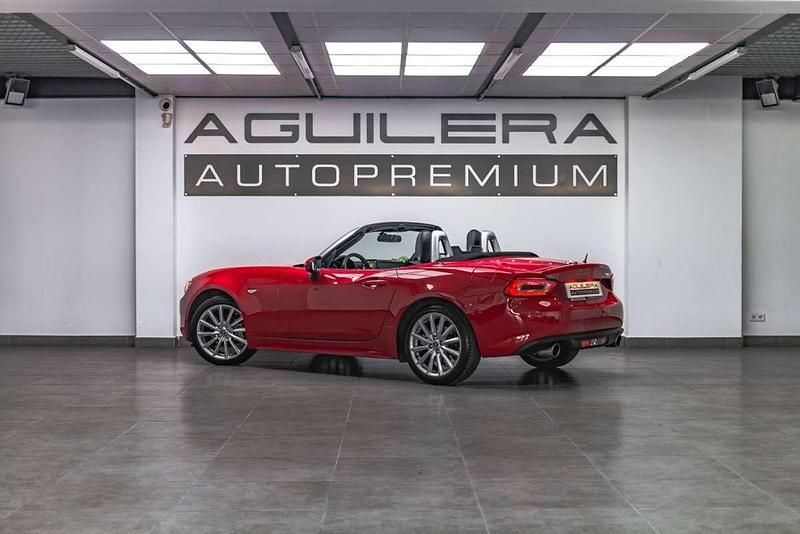 Usado Fiat 124 Spider 140 CV (102 kW) 2016 Rojo Descapotable