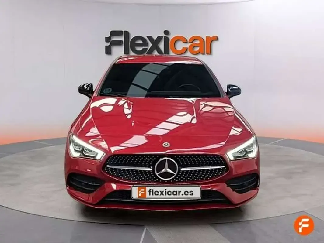 Usado Mercedes CLA200 Shooting Brake 150 CV (110 kW) 2020 Rojo Familiar