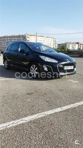 Usado Peugeot 308 SW Active 115 CV (84 kW) 2013 Negro Familiar