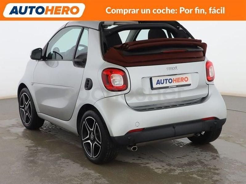 Usado Smart ForTwo Cabrio 90 CV (66 kW) 2019 Gris / plata Descapotable
