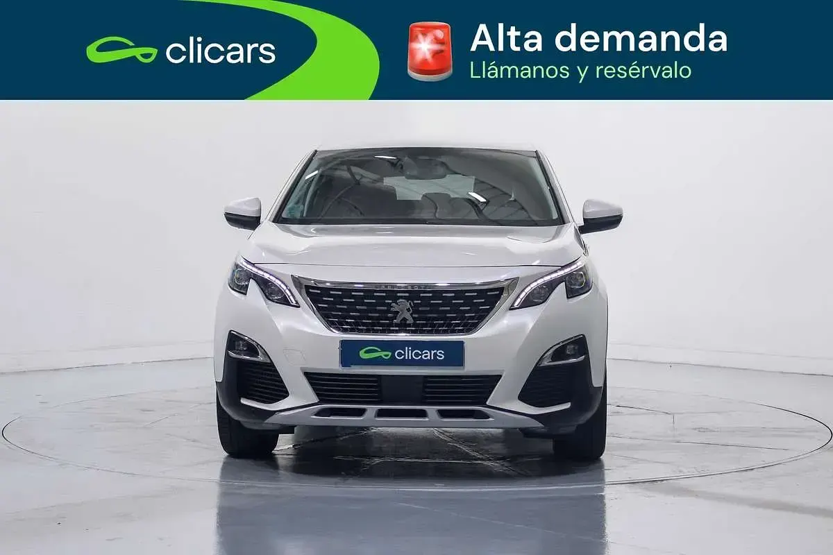 Usado Peugeot 3008 Allure 131 CV (96 kW) 2019 Blanco SUV