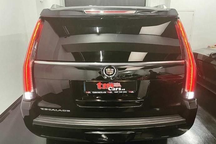 Usado Cadillac Escalade 420 CV (308 kW) 2015 Negro SUV