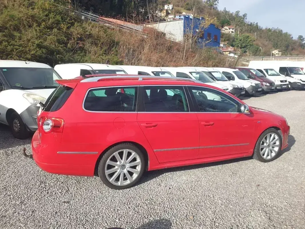 Usado VW Passat R-line 160 CV (117 kW) 2009 Rojo Familiar