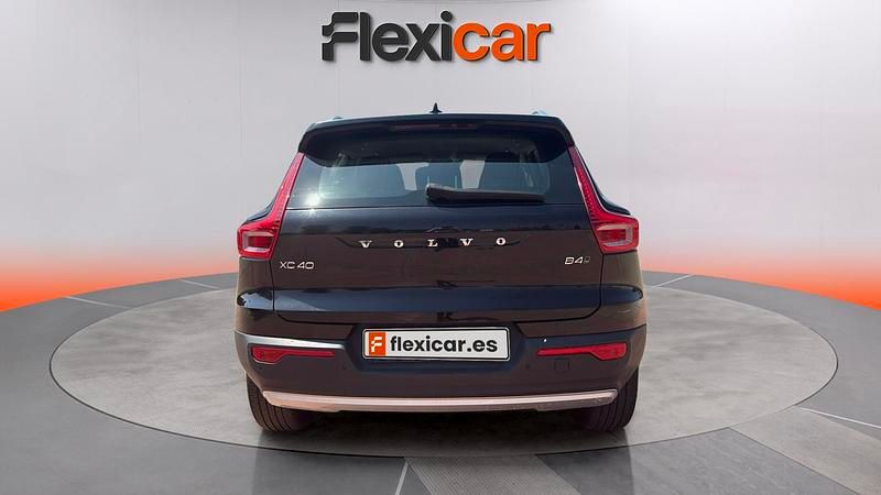 Usado Volvo XC40 Momentum 163 CV (119 kW) 2021 Negro SUV