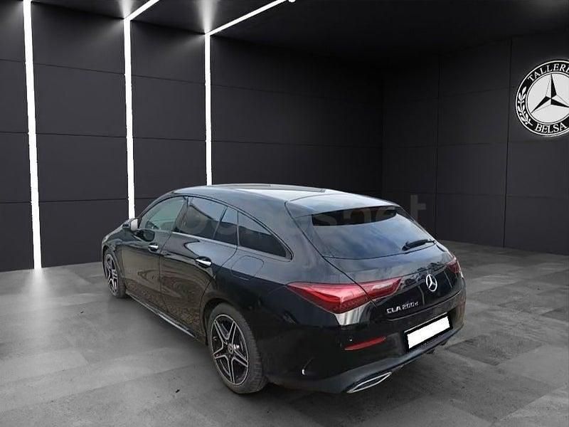 Usado Mercedes CLA200 Shooting Brake 150 CV (110 kW) 2025 Negro Familiar