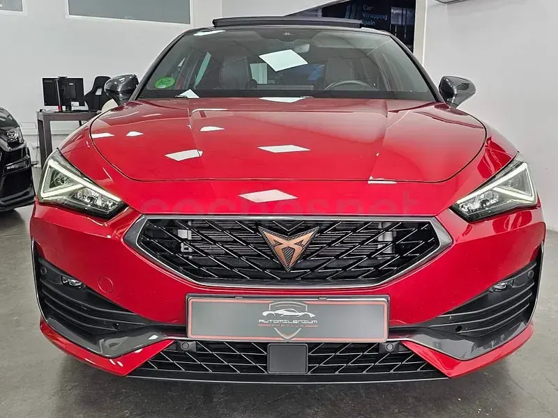 Usado Cupra Leon 190 CV (139 kW) 2024 Rojo Berlina