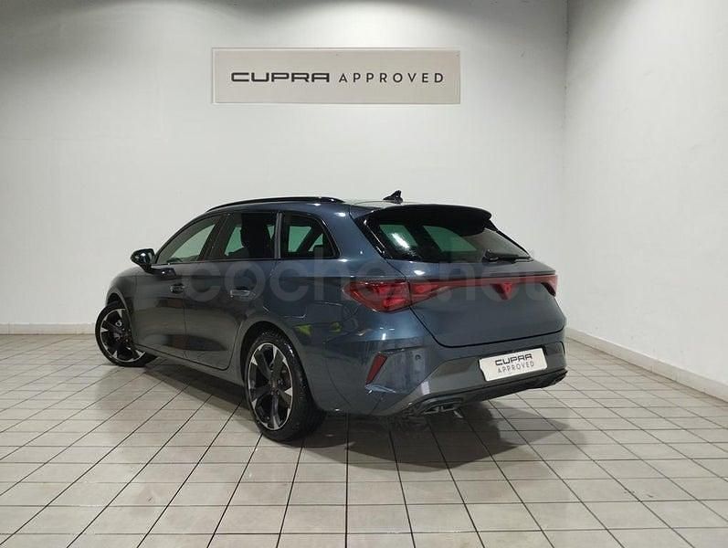 Usado Cupra Leon 150 CV (110 kW) 2024 Gris / plata Familiar