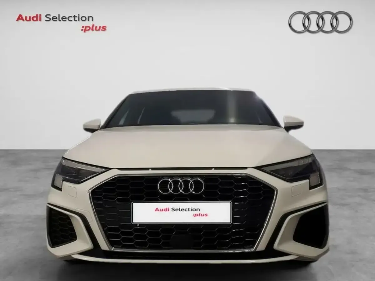 Usado Audi A3 150 CV (110 kW) 2023 Blanco Berlina