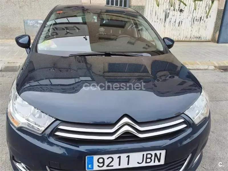 Usado Citroën C4 Exclusive 114 CV (83 kW) 2014 Negro Berlina
