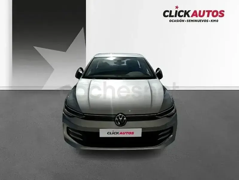 Usado VW Golf VIII 116 CV (85 kW) 2025 Gris / plata Berlina