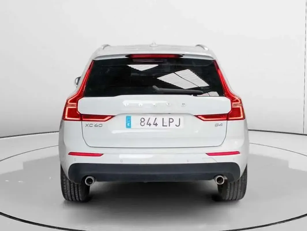 Usado Volvo XC60 Momentum 197 CV (144 kW) 2021 Blanco SUV