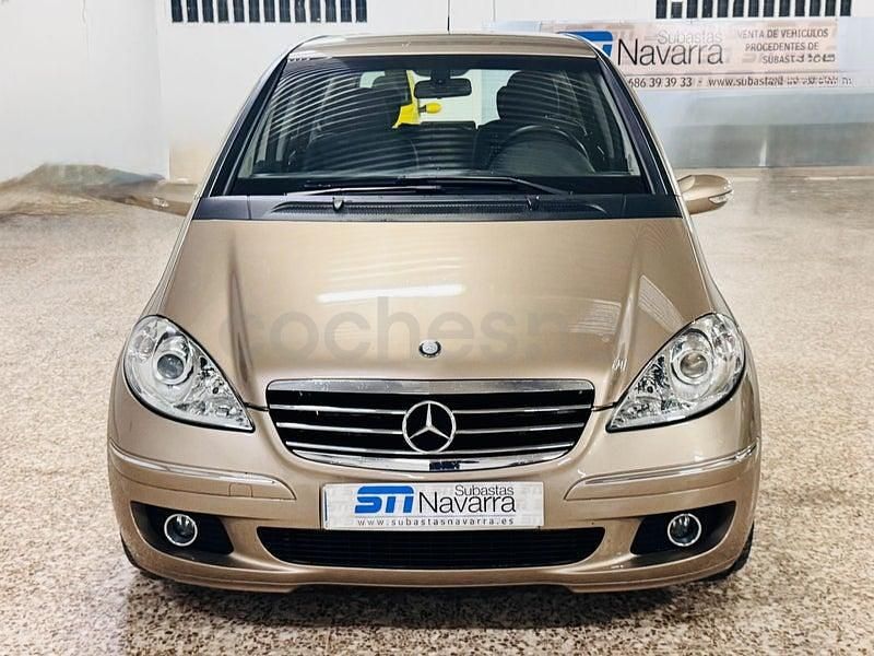 Usado Mercedes A200 Avantgarde 140 CV (102 kW) 2005 Beige Monovolumen