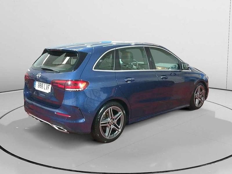 Usado Mercedes B180 AMG line 116 CV (85 kW) 2021 Azul Monovolumen