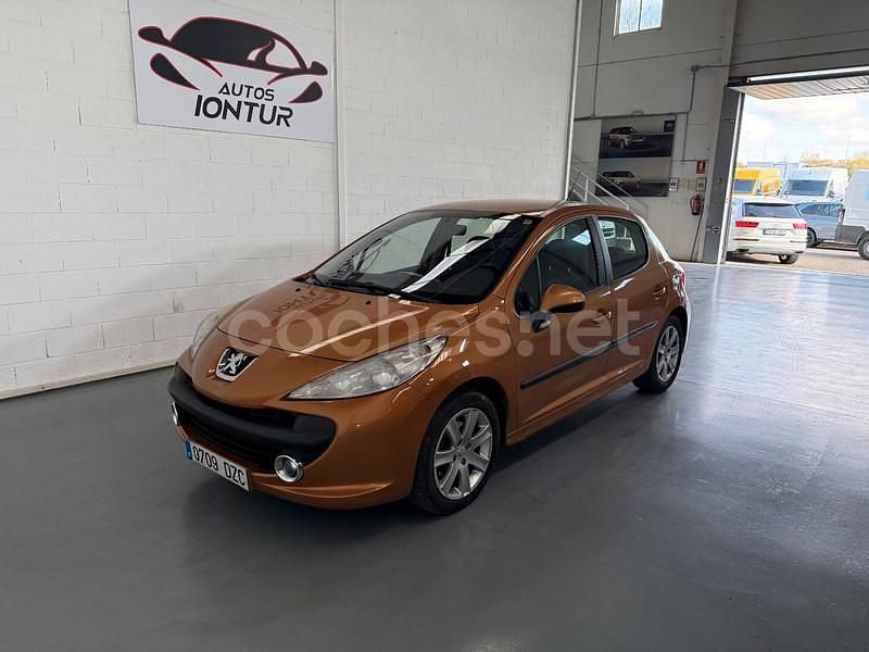 Naranja Usado 2006 Peugeot 207 Berlina | 3600 € (Un poco caro) - Imagen 1/4