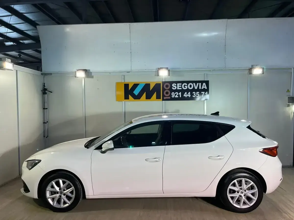 Usado Seat Leon Style 115 CV (84 kW) 2021 Blanco