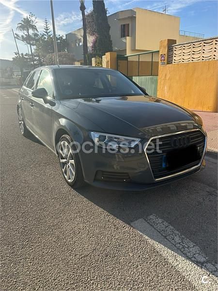 Usado Audi A3 Sport 110 CV (80 kW) 2018 Gris / plata Berlina