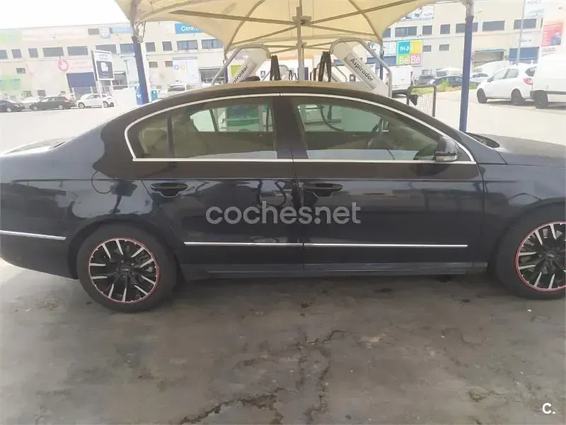 Usado VW Passat Highline 140 CV (102 kW) 2008 Azul Berlina