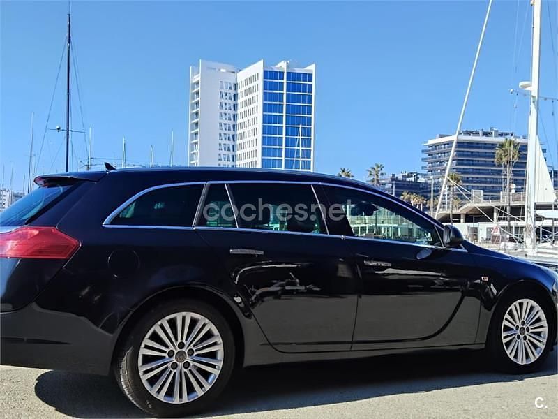 Usado Opel Insignia Eco 160 CV (117 kW) 2012 Negro Familiar