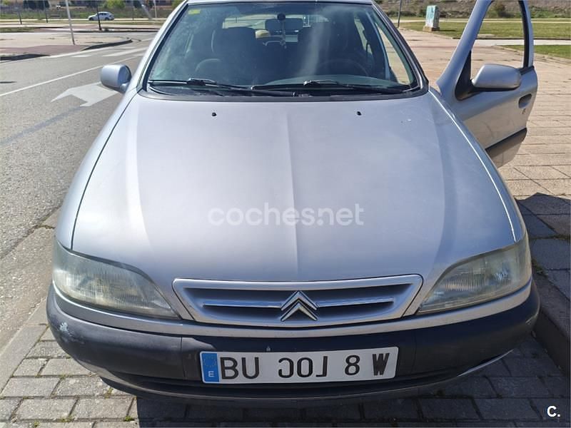 Usado Citroën Xsara 90 CV (66 kW) 1998 Gris / plata Berlina