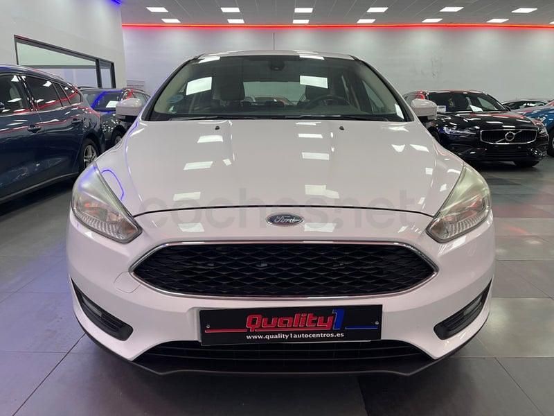 Usado Ford Focus Trend 120 CV (88 kW) 2016 Blanco Berlina