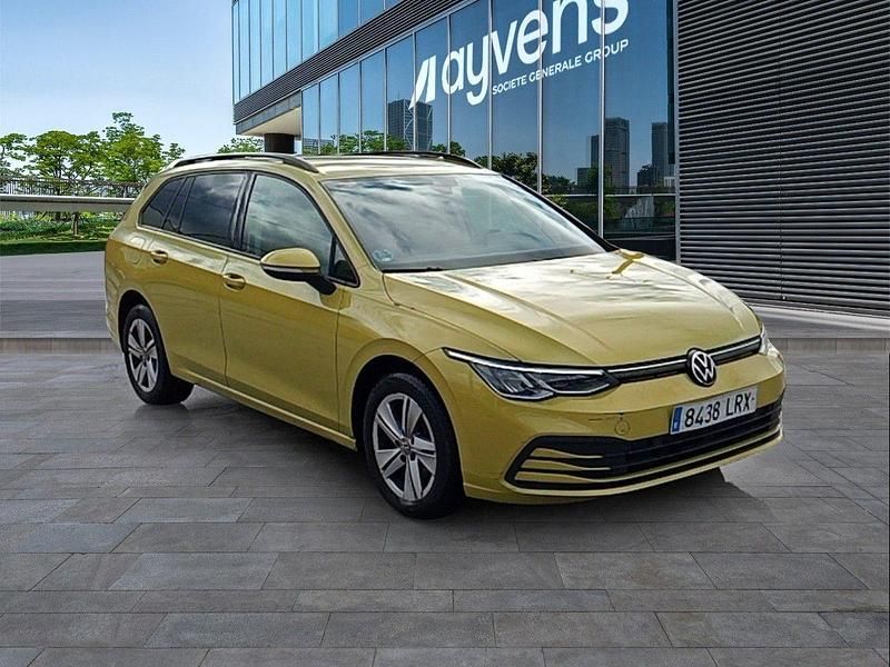 Usado VW Golf VII Life 115 CV (84 kW) 2021 Amarillo Familiar