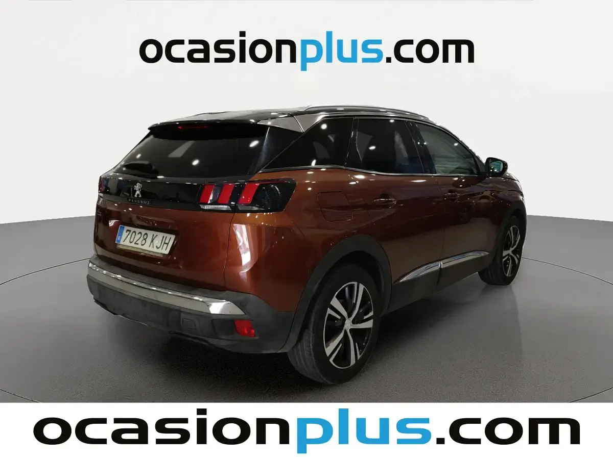 Usado Peugeot 3008 Allure 131 CV (96 kW) 2018 Marrón SUV