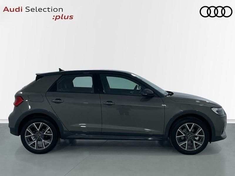 Usado Audi A1 116 CV (85 kW) 2025 Gris / plata SUV
