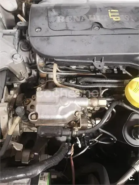 Usado Renault Mégane Authentique 80 CV (58 kW) 2001 Blanco Berlina