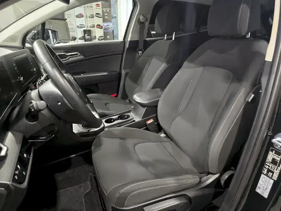 Usado Kia Sportage 136 CV (100 kW) 2023 Negro SUV