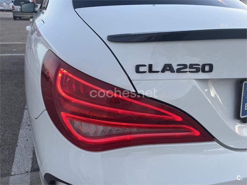 Usado Mercedes CLA250 AMG line 211 CV (155 kW) 2013 Blanco Berlina