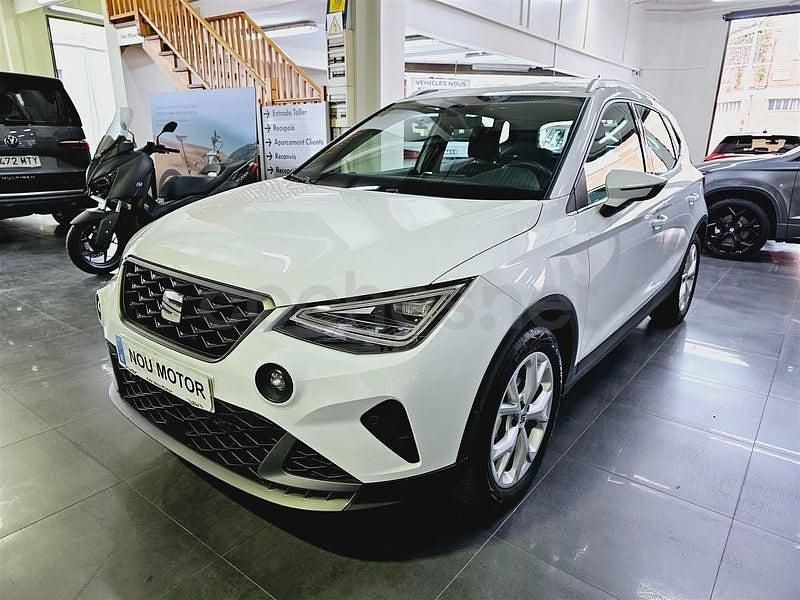 Usado Seat Arona FR 110 CV (80 kW) 2024 Blanco SUV