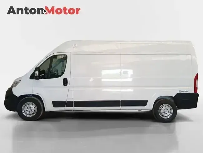 Usado Citroën Jumper 140 CV (102 kW) 2021 Blanco Monovolumen