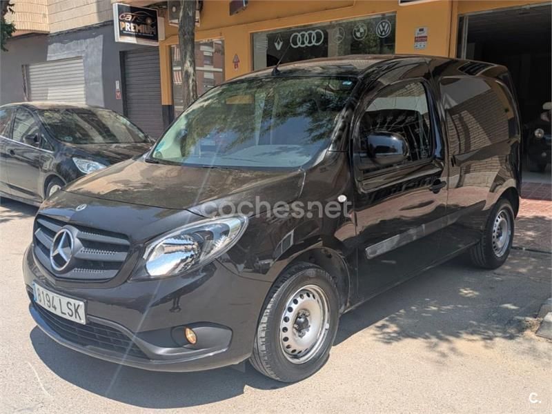 Negro Usado 2021 Mercedes Citan 108 Familiar | 10.899 € - Imagen 1/4