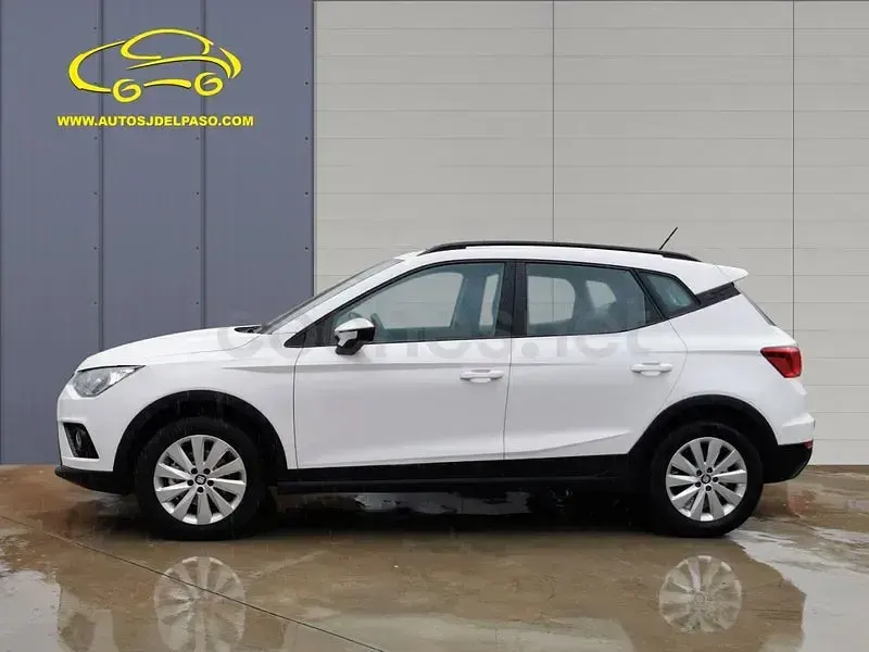 Usado Seat Arona Style 110 CV (80 kW) 2021 Blanco SUV