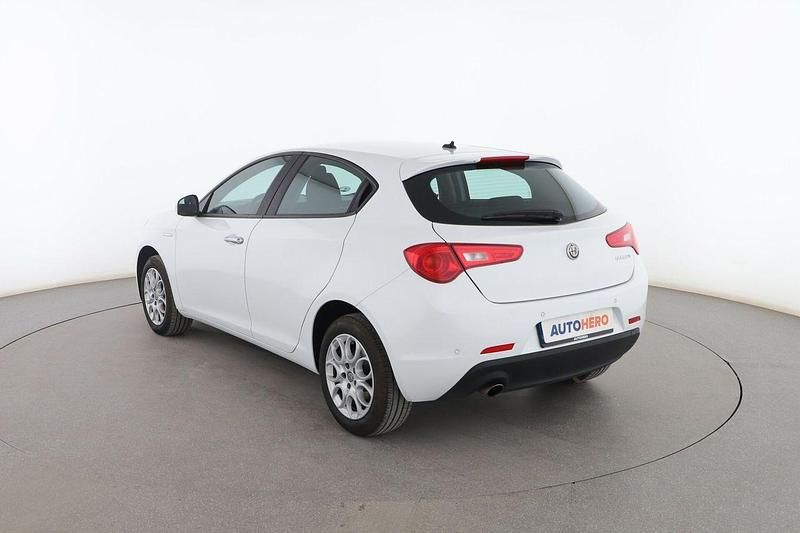 Usado Alfa Romeo Giulietta Super 121 CV (88 kW) 2019 Blanco Utilitario