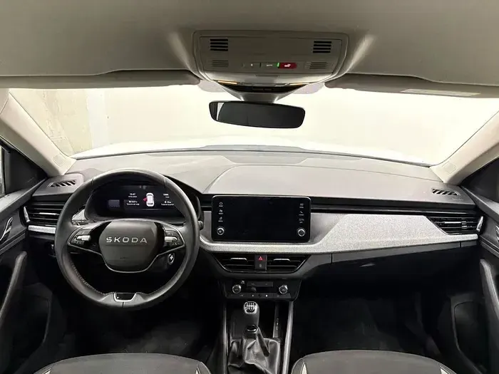 Usado Skoda Kamiq Selection 115 CV (84 kW) 2025 Blanco SUV