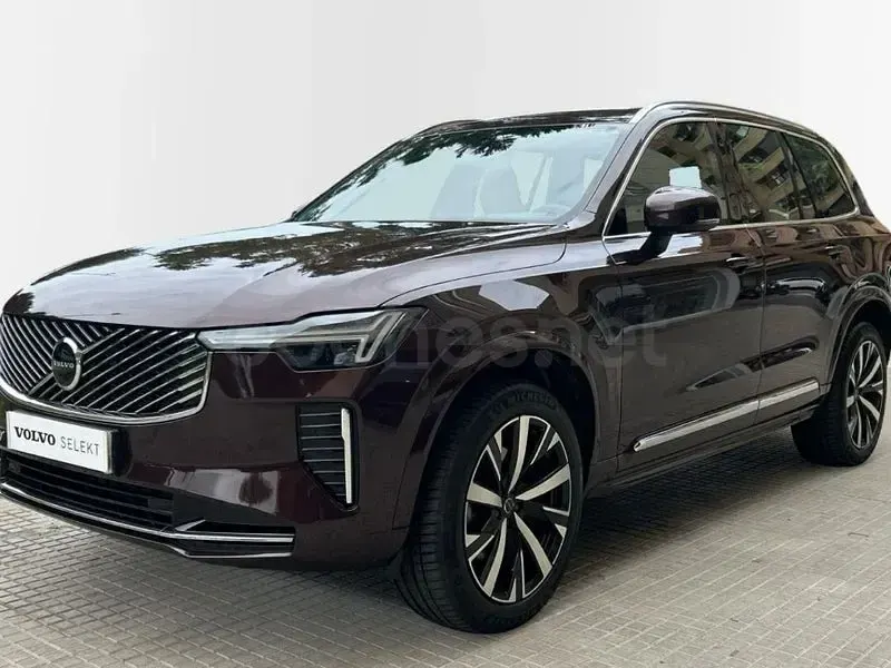 Usado Volvo XC90 Core 250 CV (183 kW) 2025 Granate SUV
