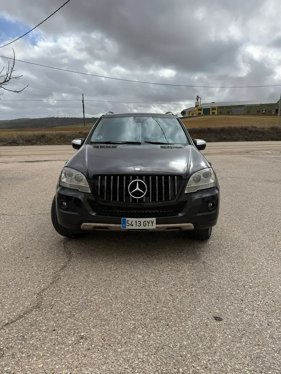 Usado Mercedes ML300 204 CV (150 kW) 2010 Negro SUV