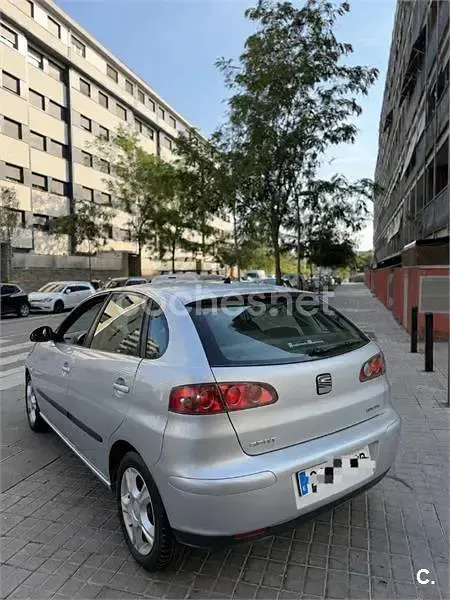 Usado Seat Ibiza Sport 64 CV (47 kW) 2004 Gris / plata Utilitario