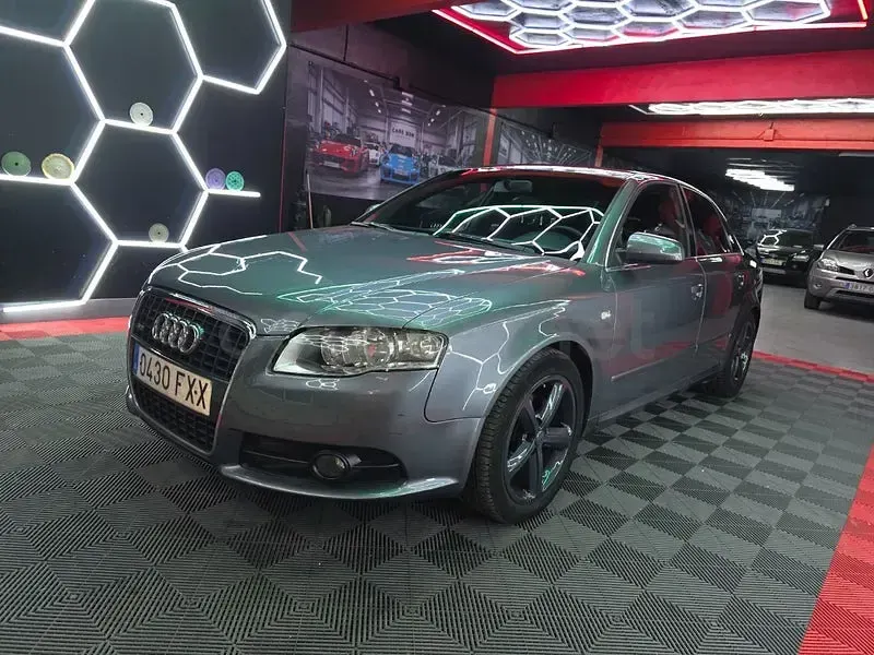 Usado Audi A4 S-Line 140 CV (102 kW) 2007 Gris / plata Berlina