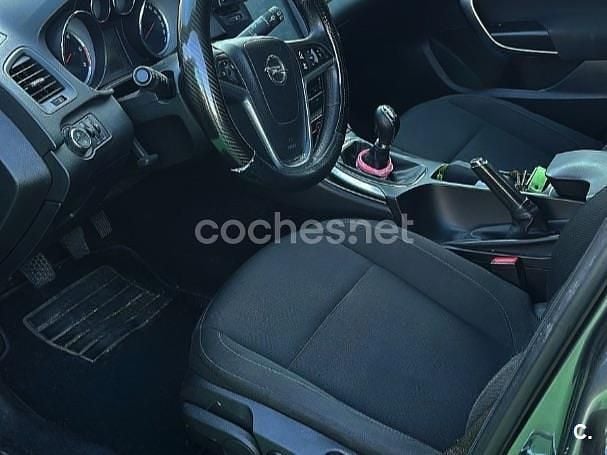 Usado Opel Insignia Sport 130 CV (95 kW) 2009 Gris / plata Familiar