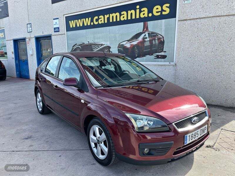 Usado Ford Focus 136 CV (100 kW) 2005 Granate Berlina