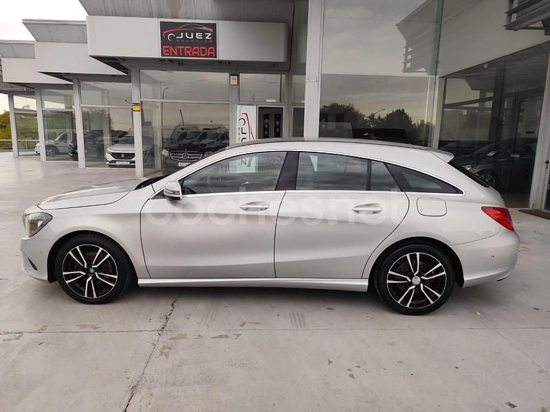 Gris / plata Usado 2017 Mercedes CLA200 Shooting Brake Familiar | 15.999 € (Buen precio) - Imagen 1/4