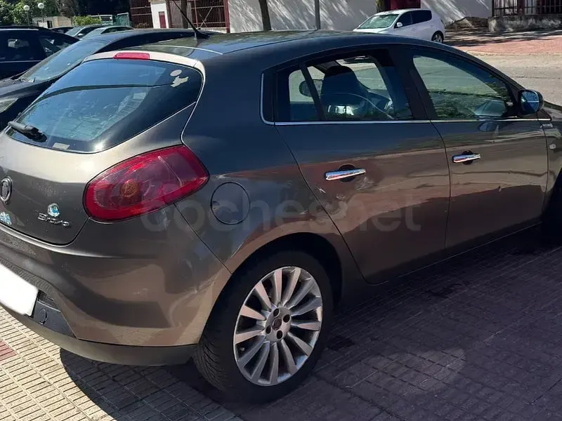 Usado Fiat Bravo Emotion 120 CV (88 kW) 2008 Beige Utilitario