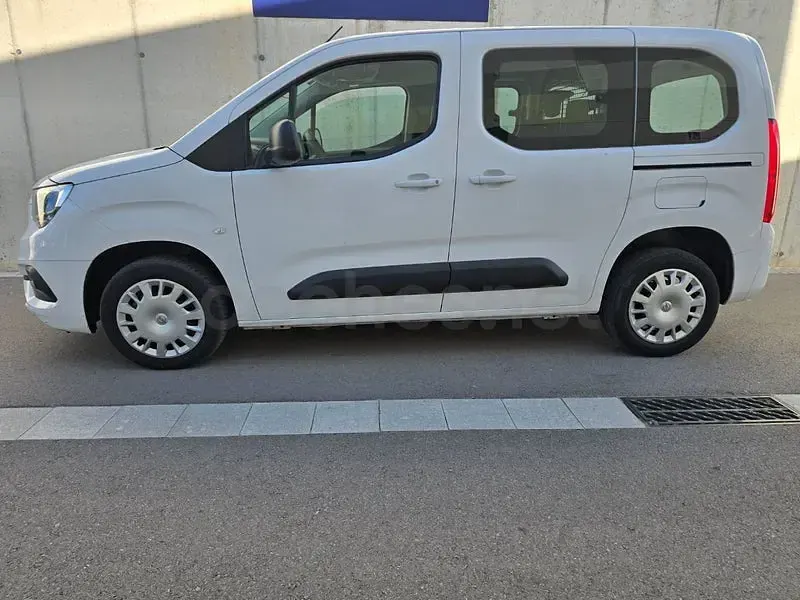 Usado Opel Combo Life Edition 102 CV (75 kW) 2023 Blanco Monovolumen