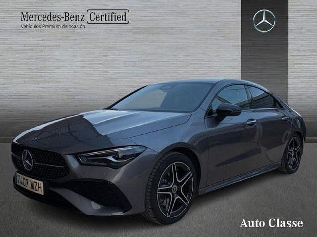 Gris montaña Usado 2025 Mercedes CLA220 AMG line Berlina | 36.500 € (Super precio) - Imagen 1/4
