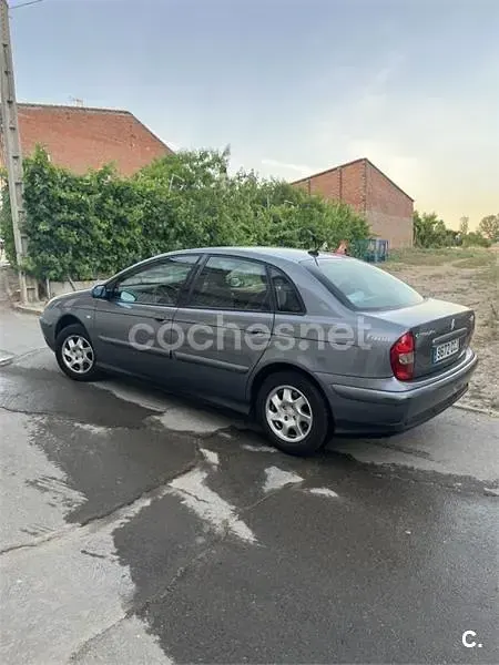Usado Citroën C5 110 CV (80 kW) 2002 Gris / plata Berlina