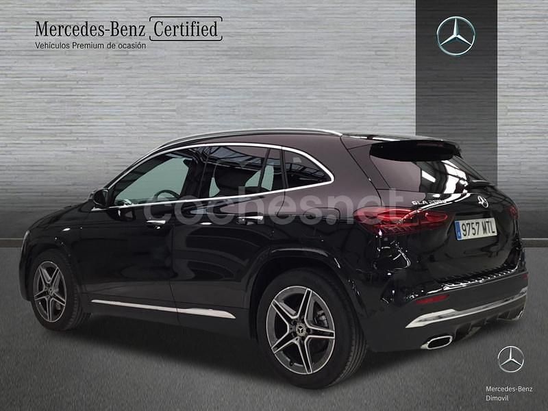 Usado Mercedes GLA200 AMG line 150 CV (110 kW) 2024 Negro cosmos SUV