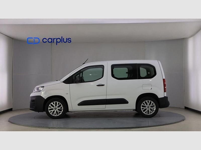 Usado Citroën Berlingo Live 102 CV (75 kW) 2022 Blanco banquise sólido Monovolumen
